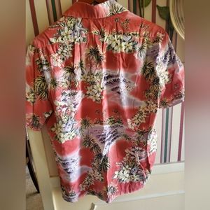 Hilo Hattie Hawaiian shirt